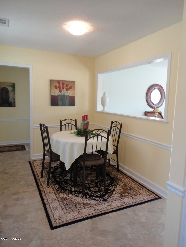 133 Bayberry Road Newport, NC 28570 - Photo 5 of 19 Dining Area