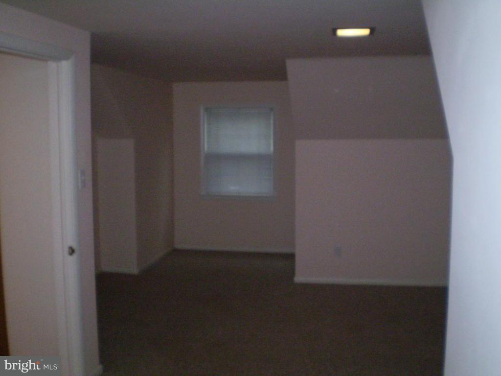 835 Hillaire Road Lancaster, PA 17601 - Photo 11 of 19 Gallery Image 11