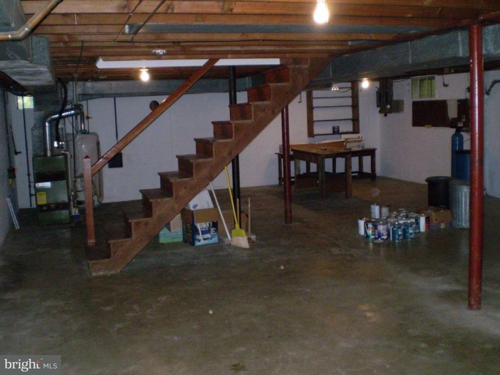 835 Hillaire Road Lancaster, PA 17601 - Photo 12 of 19 Gallery Image 12