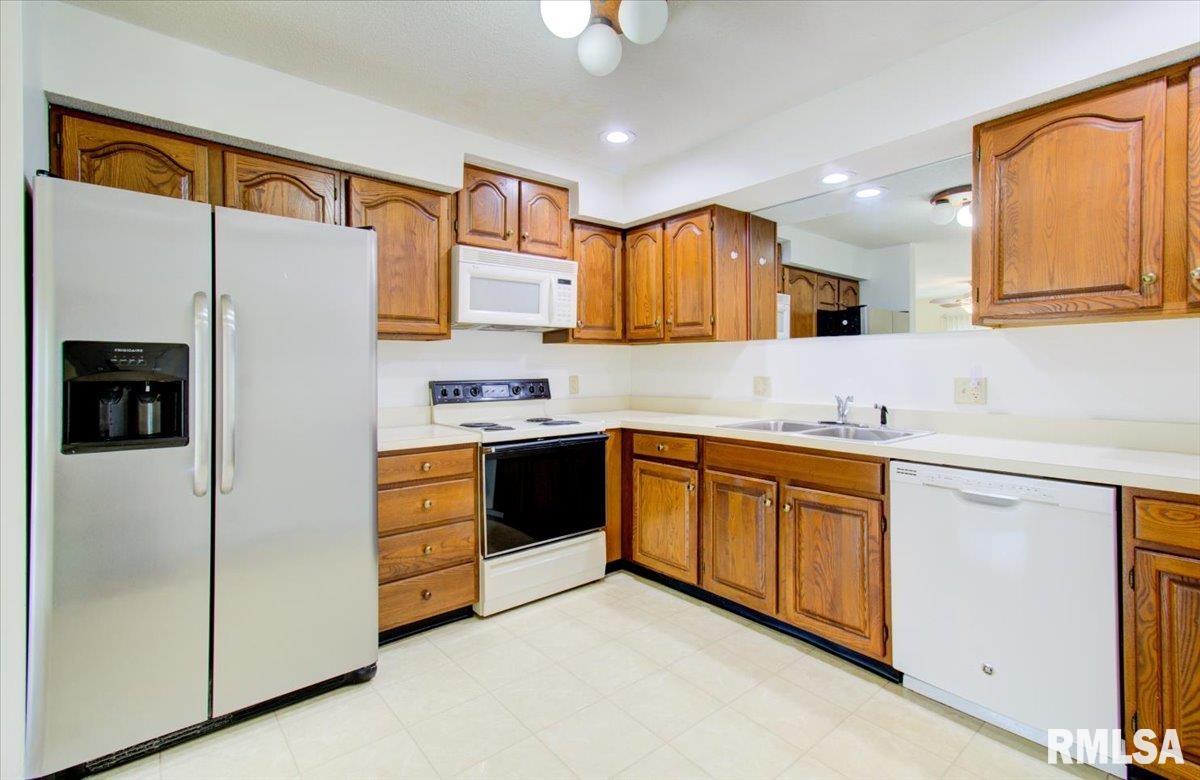 101 Calvin Avenue Springfield, IL 62704 - Photo 8 of 38 Gallery Image 8