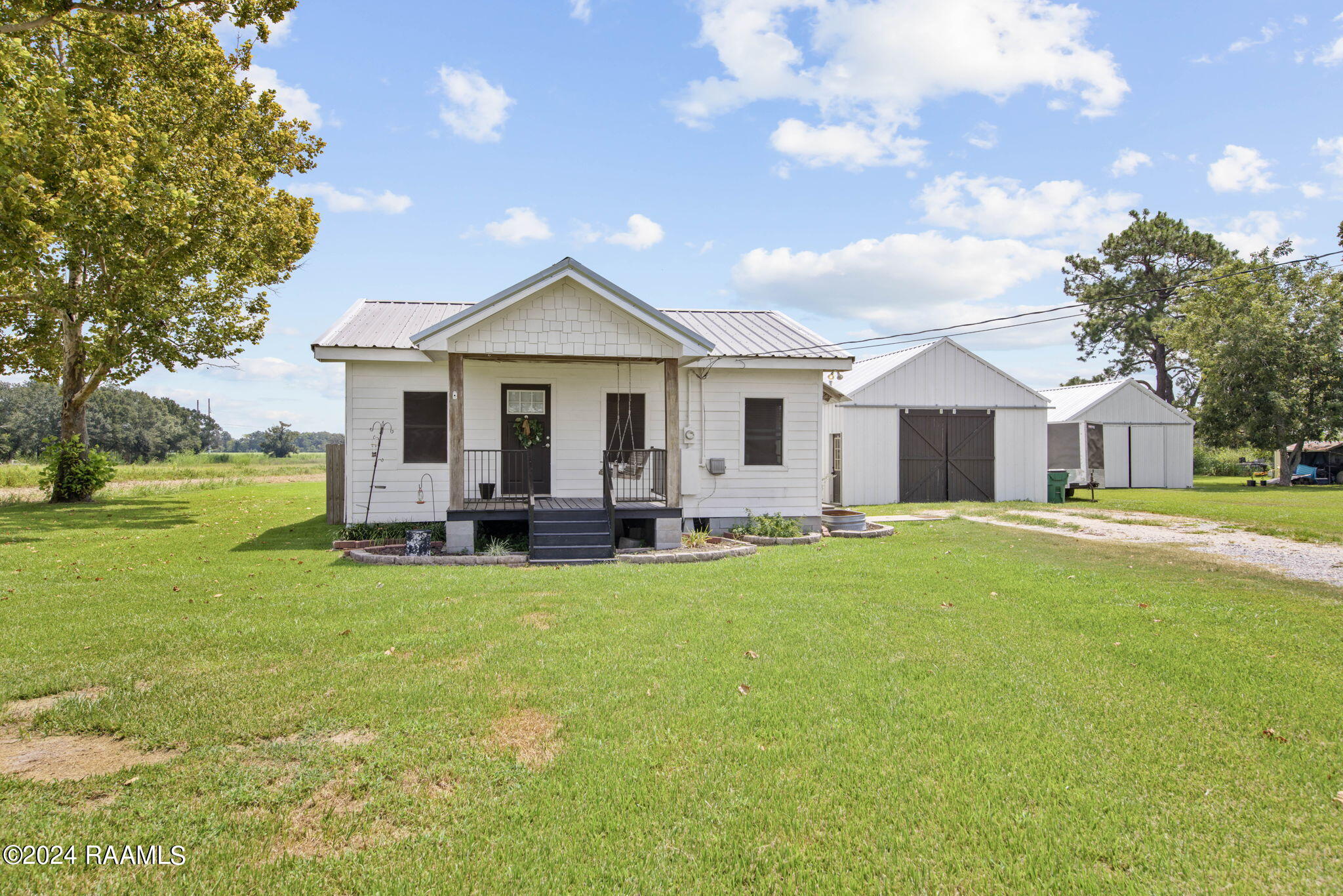 1-web-or-mls-5605 Beau Rd-1