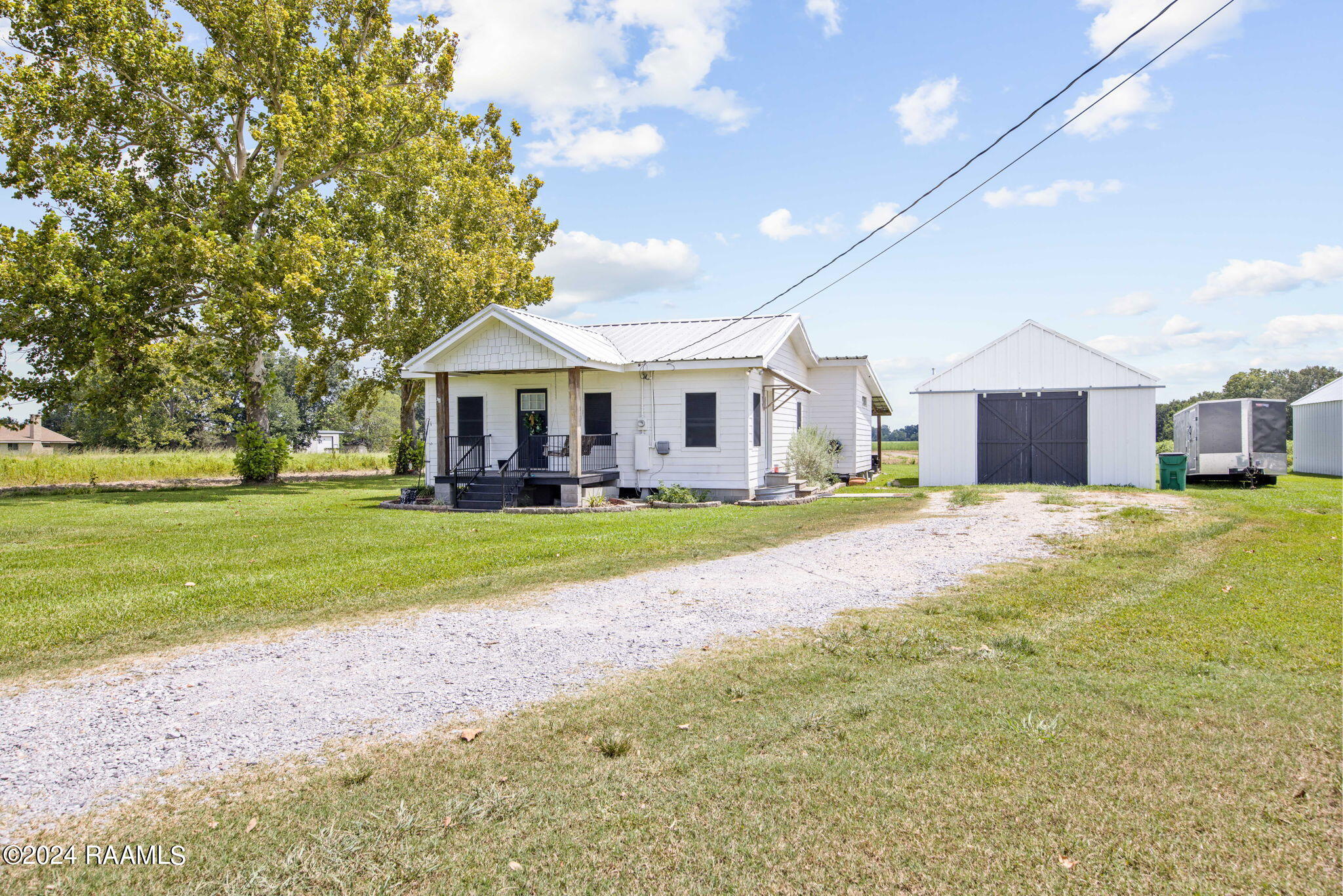 2-web-or-mls-5605 Beau Rd-2