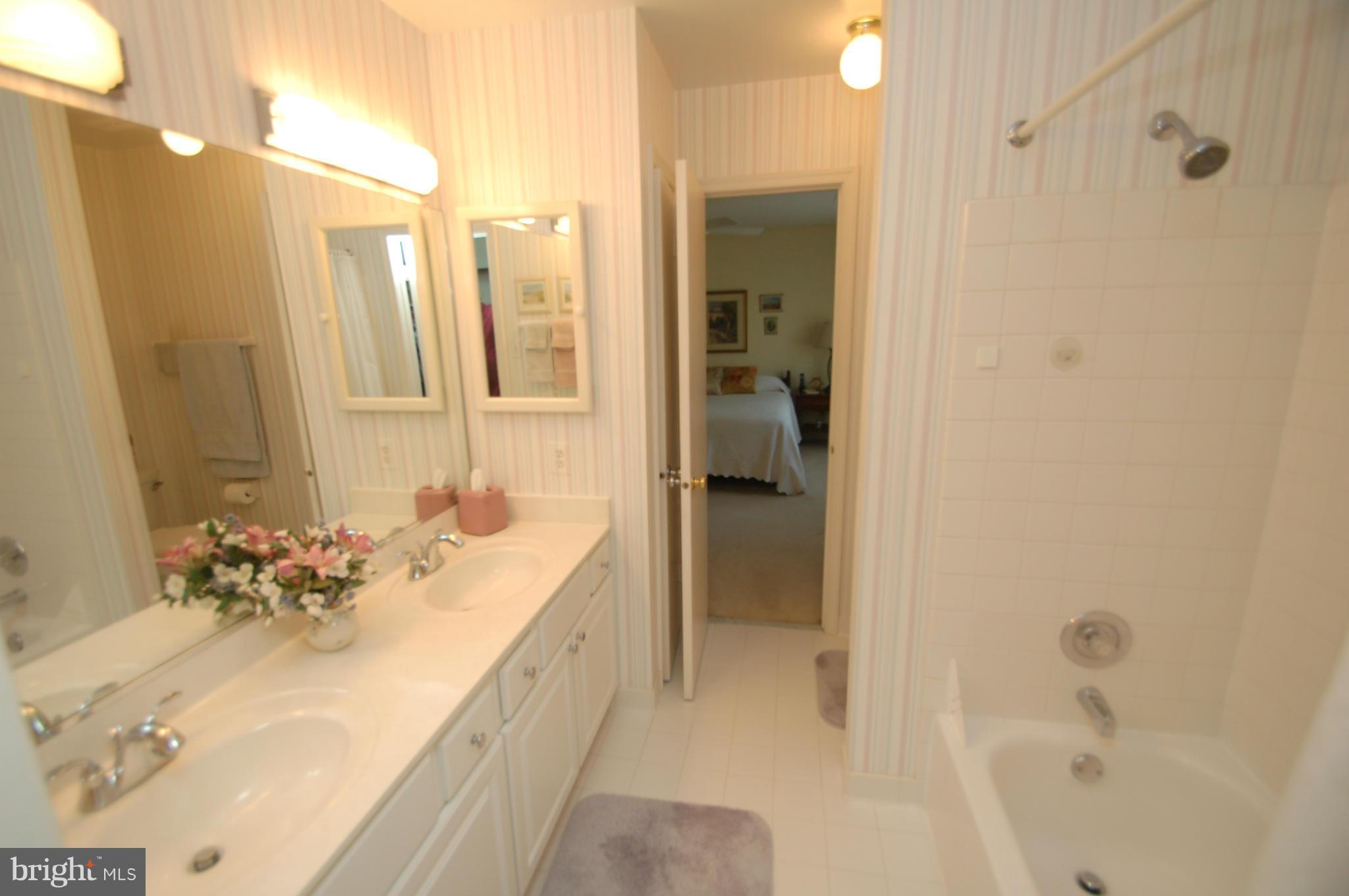 8515 Lakinhurst Lane Springfield, VA 22152 - Photo 16 of 30 Bath (Master)