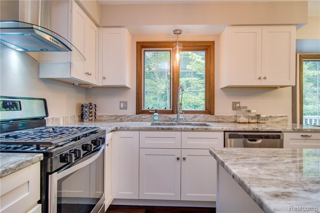 41738 Waterfall Road Northville, MI 48168 - Photo 8 of 45 _DSC3613Enfused.jpg