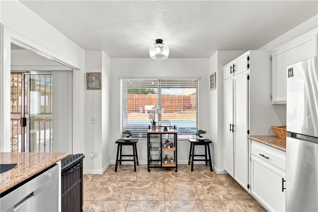 13010 Snowview Road Victorville, CA 92392 - Photo 14 of 40 Gallery Image 14