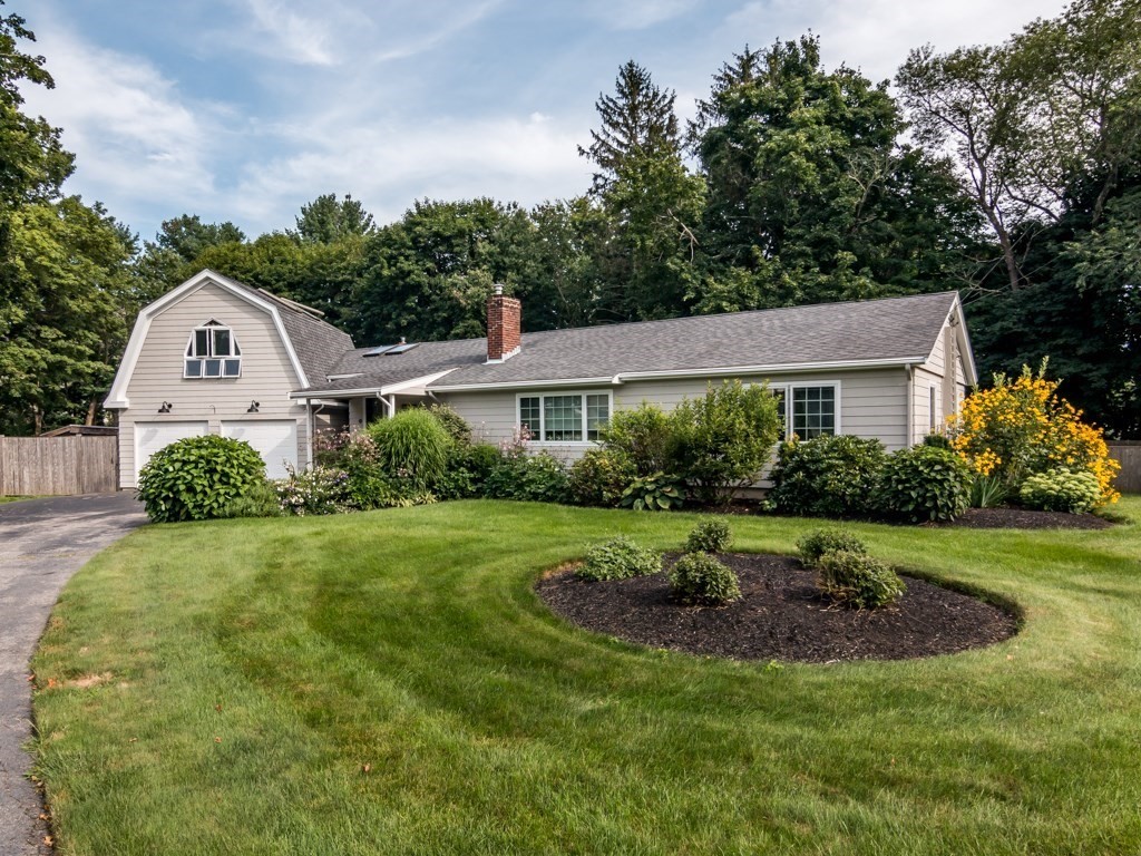 25 Crescent Road Hamilton, MA 01982 - Photo 1 of 17