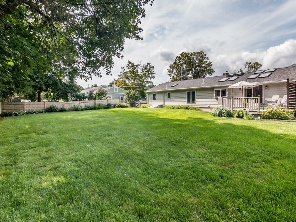 25 Crescent Road Hamilton, MA 01982 - Photo 3 of 17