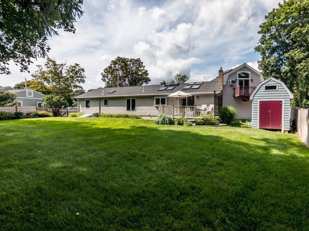 25 Crescent Road Hamilton, MA 01982 - Photo 4 of 17