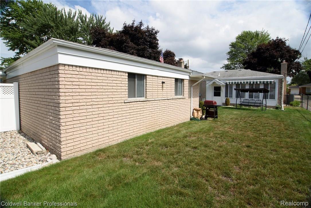 11187 Erdmann Road Sterling Heights, MI 48314 - Photo 21 of 24 2018 11187 Erdmann 8388.JPG