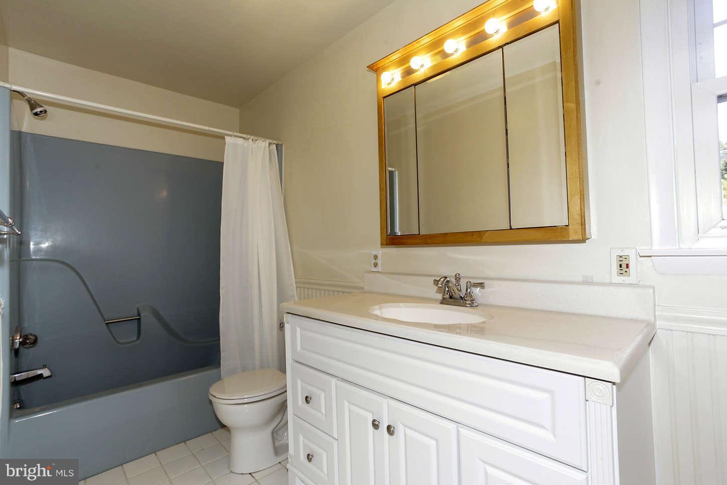 28408 Clarksburg Road Damascus, MD 20872 - Photo 14 of 29 Bedroom Master