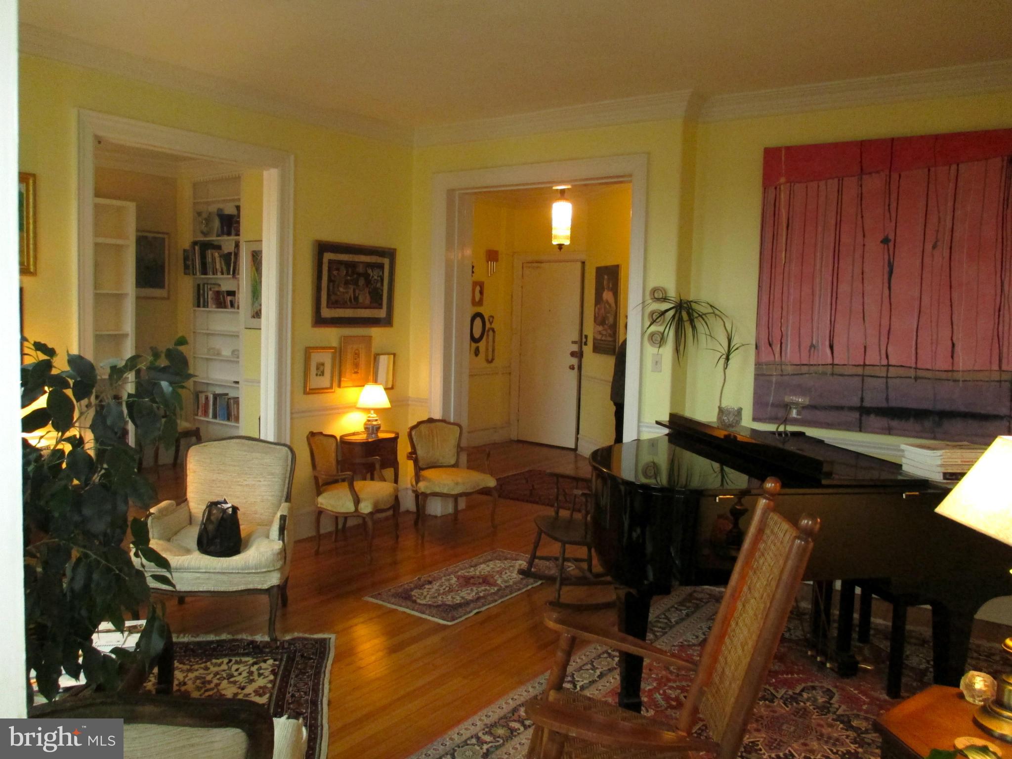 2122 California Street Northwest, Unit 562 Washington, DC 20008 - Photo 8 of 25 Living Room
