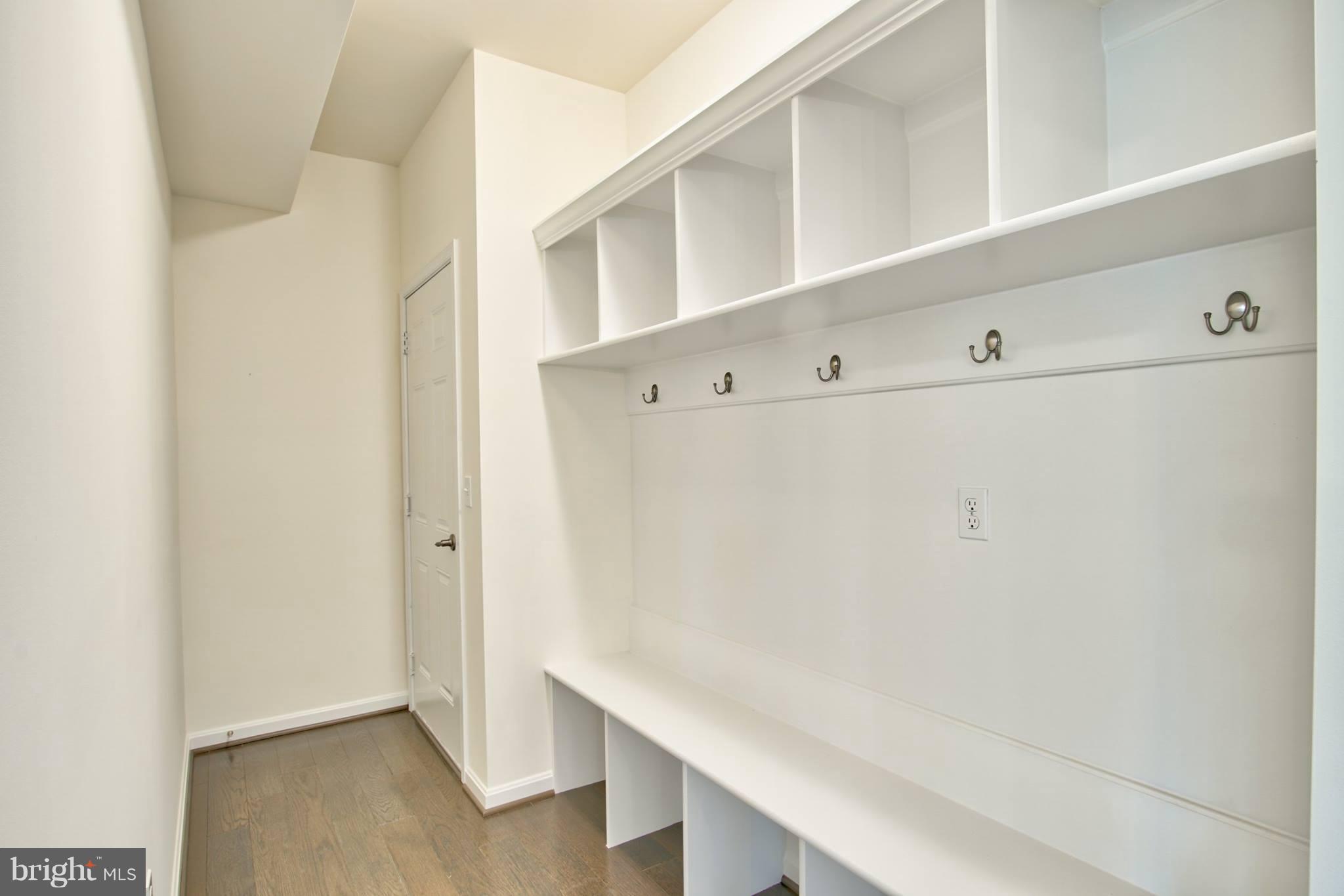 8103 Redstone Road Kingsville, MD 21087 - Photo 13 of 24 Mudroom off 2 car garage