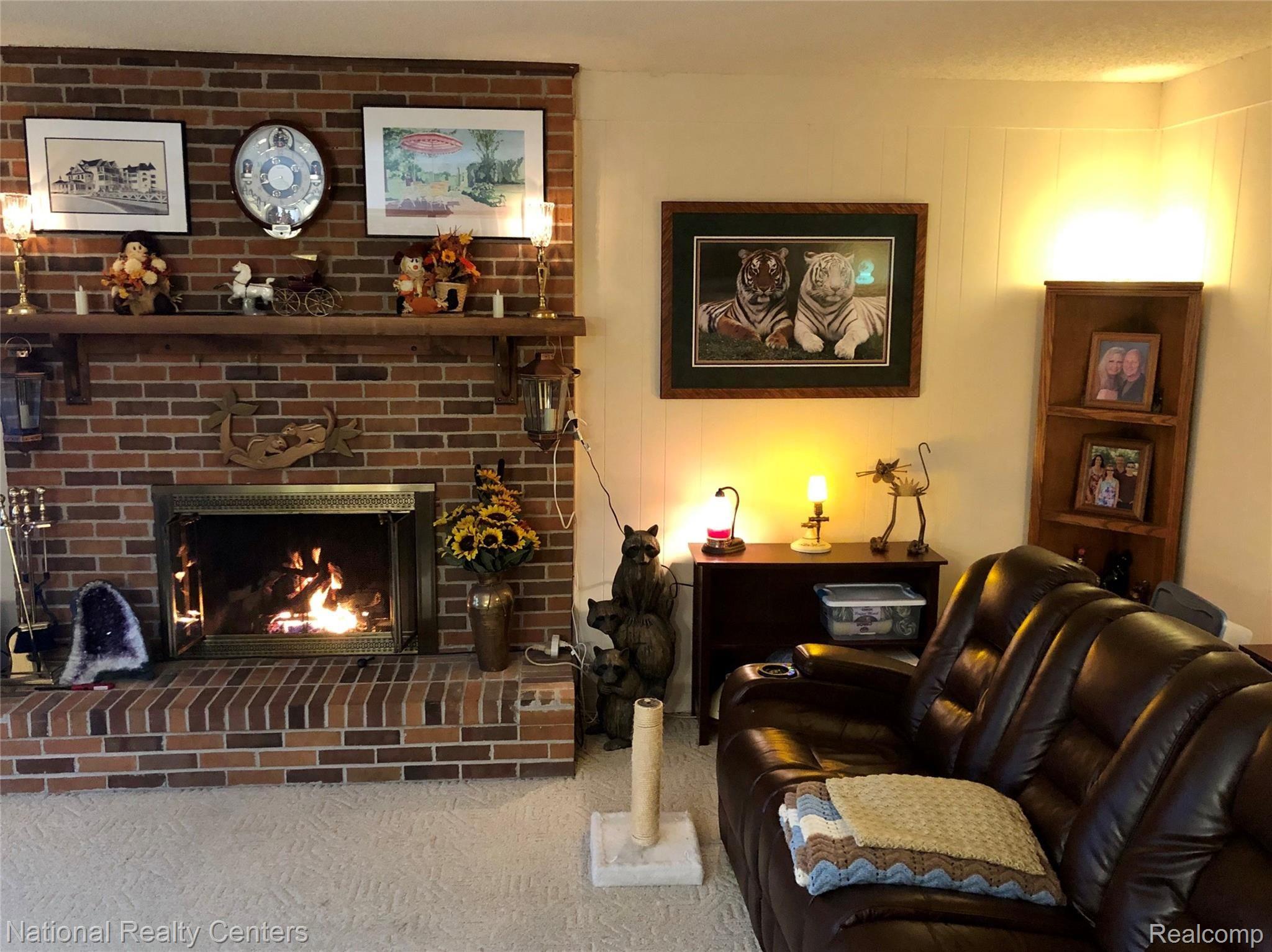 7432 Chichester Road Canton, MI 48187 - Photo 5 of 16 IMG_1732.jpg