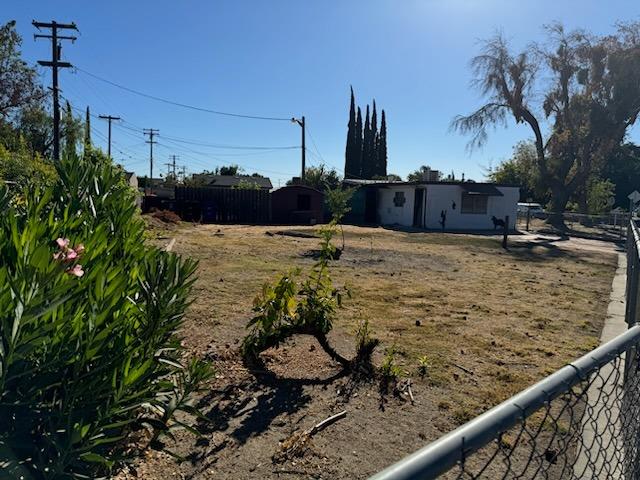 2724 Sparks Way Modesto, CA 95350 - Photo 7 of 11 a view of a backyard of the house