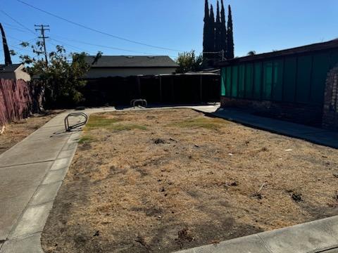 2724 Sparks Way Modesto, CA 95350 - Photo 10 of 11 a view of a backyard