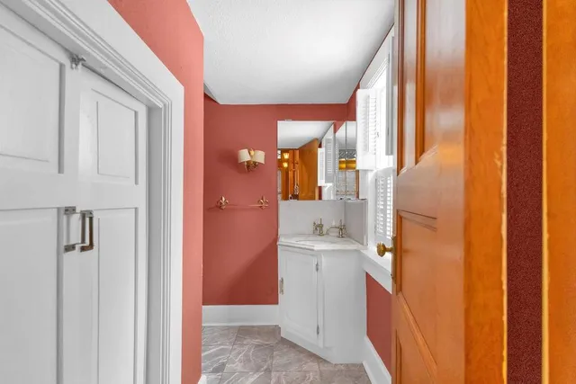 $365,000 | 630 North 8th Street, St. Joseph, MO 64501