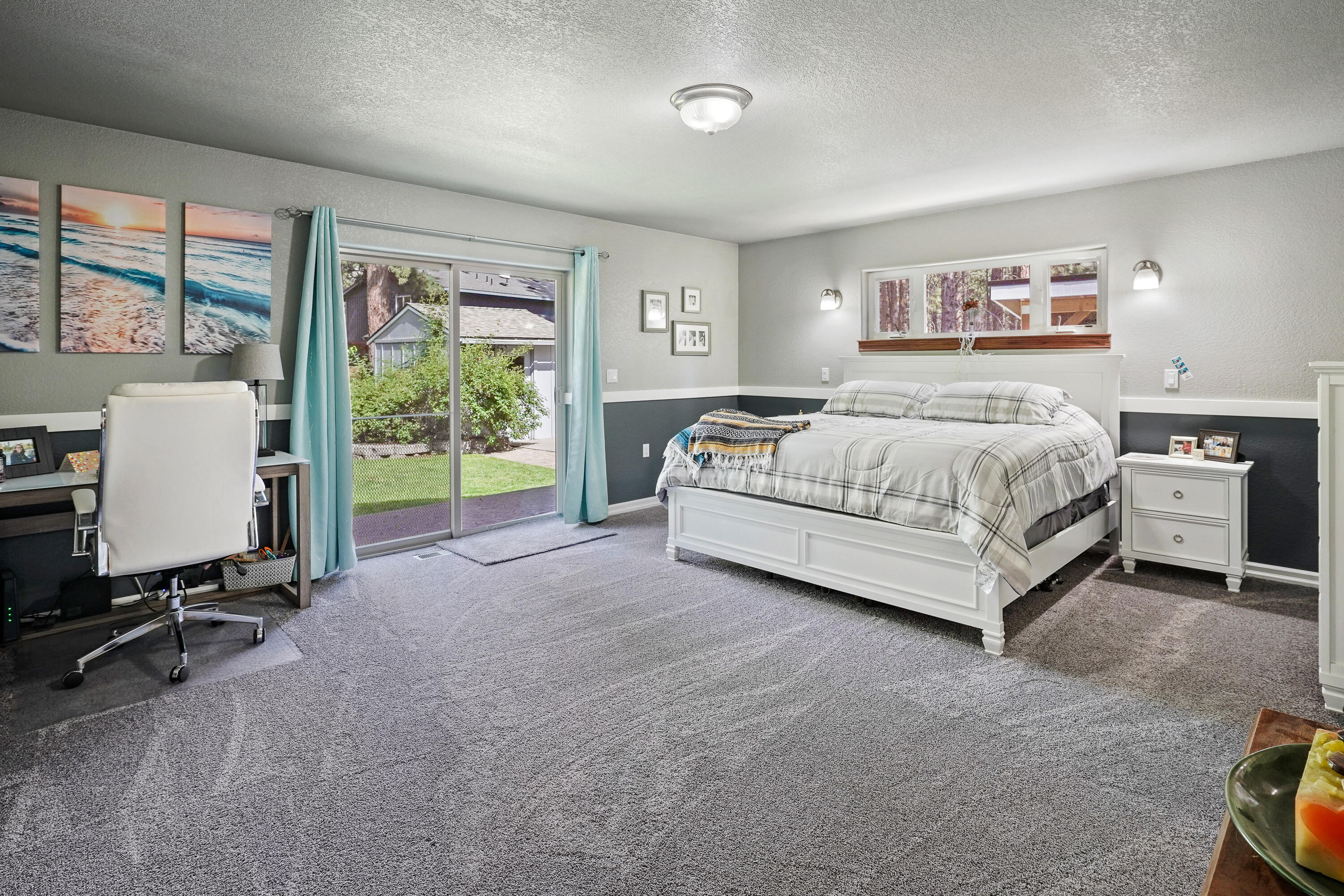 60060 Turquoise Road Bend, OR 97702 - Photo 20 of 58 Master Bedroom