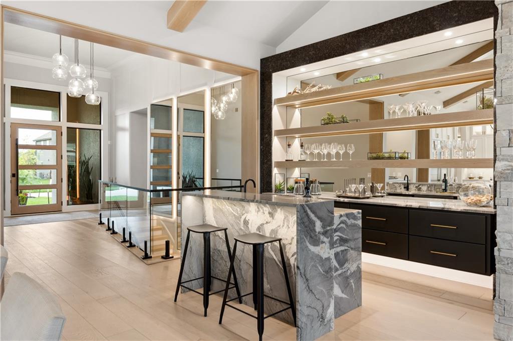 13721 Guilford Road Leawood, KS 66224 - Photo 11 of 44