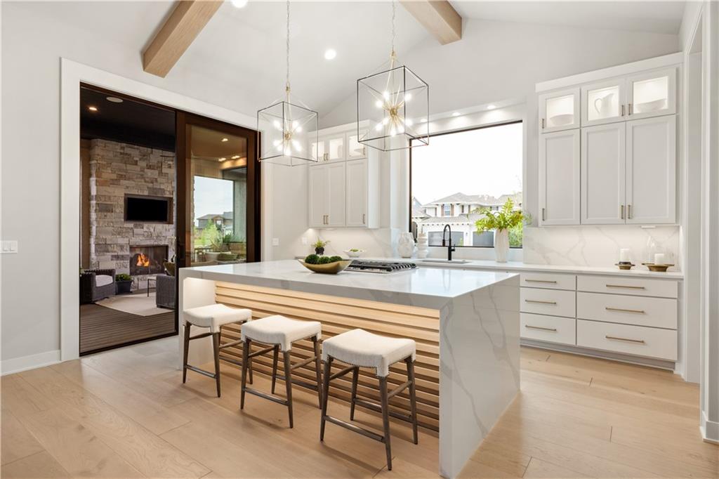 13721 Guilford Road Leawood, KS 66224 - Photo 17 of 44