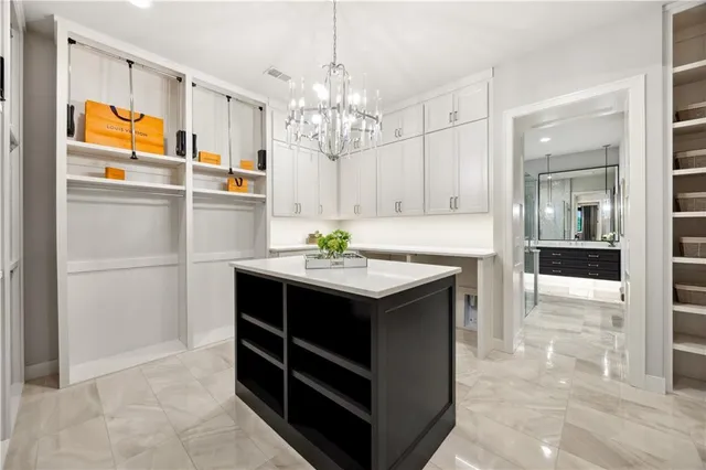 $2,543,000 | 13721 Guilford Road, Leawood, KS 66224