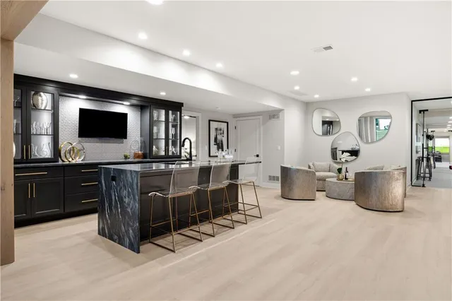 $2,543,000 | 13721 Guilford Road, Leawood, KS 66224