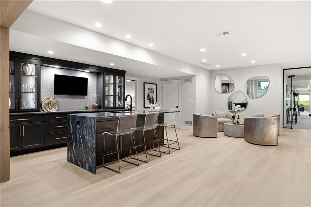 13721 Guilford Road Leawood, KS 66224 - Photo 34 of 44