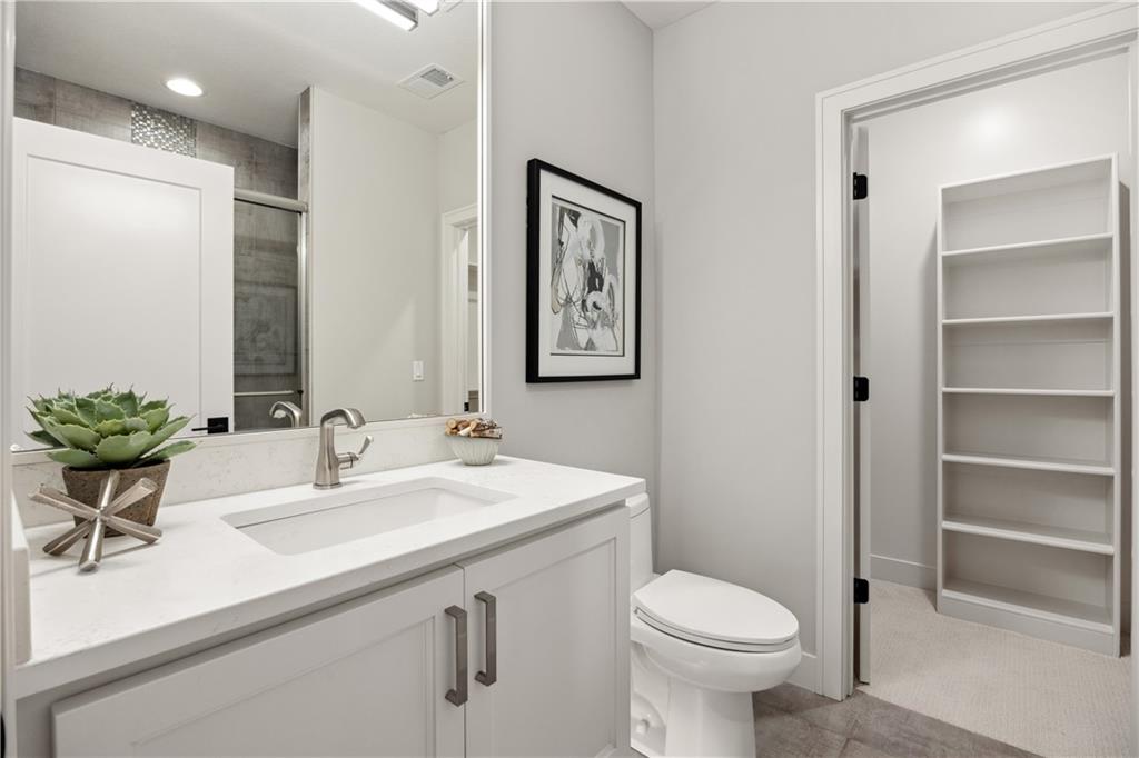 13721 Guilford Road Leawood, KS 66224 - Photo 38 of 45