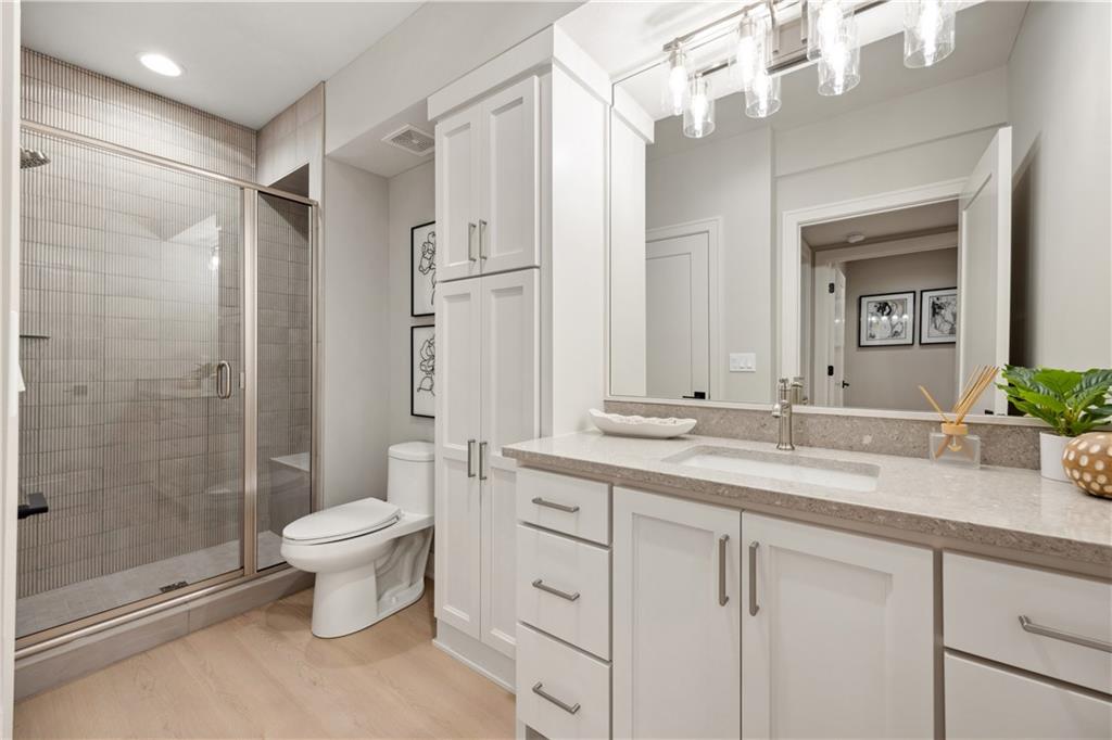13721 Guilford Road Leawood, KS 66224 - Photo 41 of 45