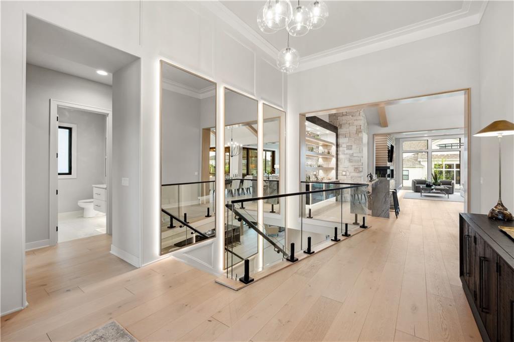 13721 Guilford Road Leawood, KS 66224 - Photo 9 of 44