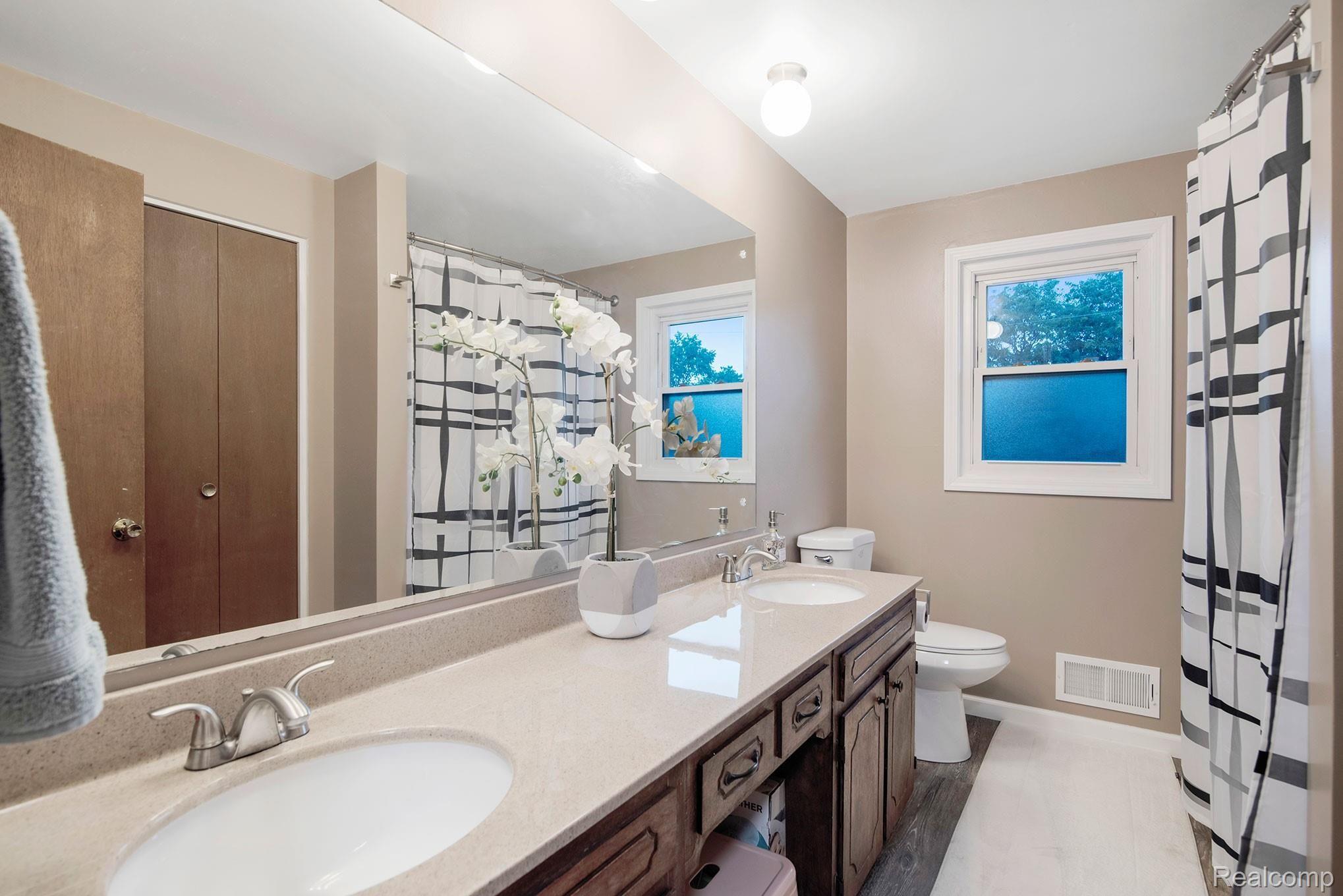 6406 Rustic Ridge Trail Grand Blanc, MI 48439 - Photo 21 of 33 DSC_6205.jpg