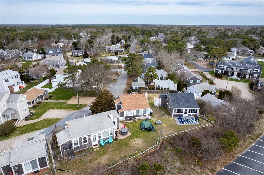 6 Beach Hills Road, Unit B Dennis, MA 02639 - Photo 4 of 33 Gallery Image 4