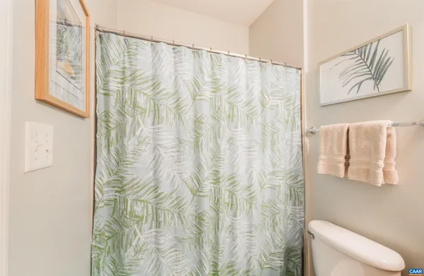 $3,300 | 719 Rainier Road, Charlottesville, VA 22903