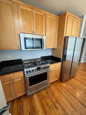 $2,700 | 2035 South Indiana Avenue, Unit 201, Chicago, IL 60616