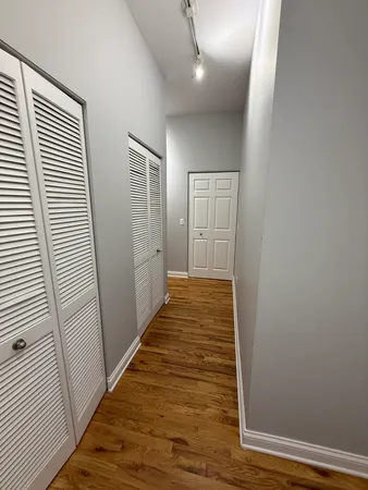 $2,700 | 2035 South Indiana Avenue, Unit 201, Chicago, IL 60616
