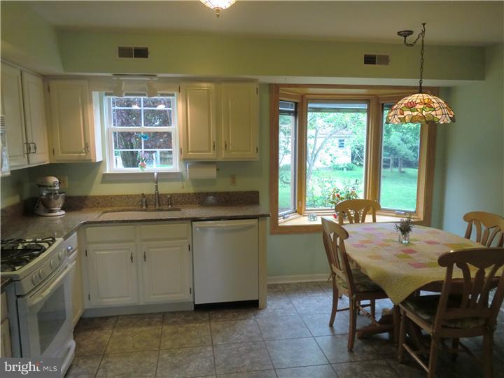 17 Parc Ridge Drive Mount Holly, NJ 08060 - Photo 15 of 22 Kitchen