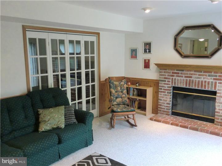 17 Parc Ridge Drive Mount Holly, NJ 08060 - Photo 10 of 22 Family Room