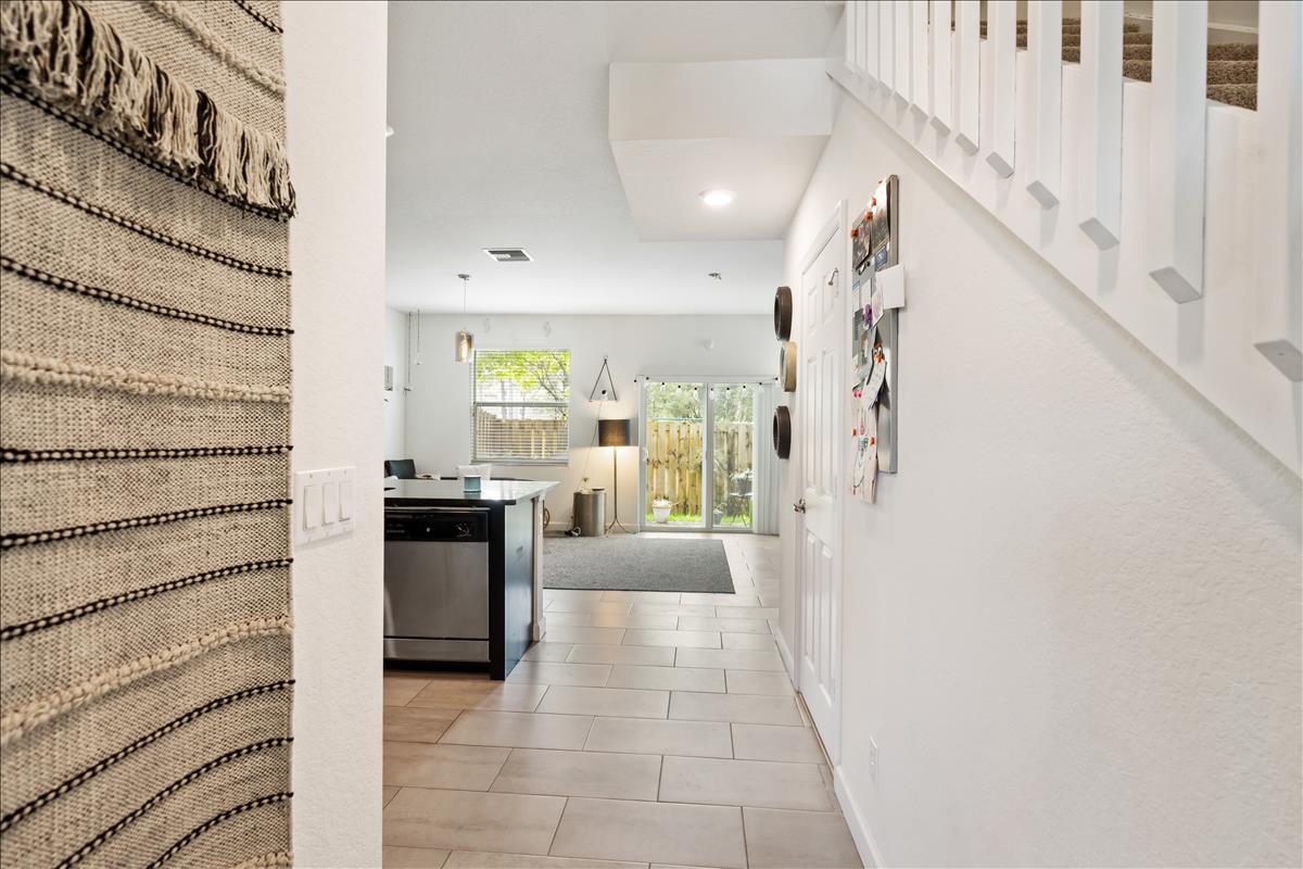 5384 Ashley River Road West Palm Beach, FL 33417 - Photo 6 of 28 DSC_8274