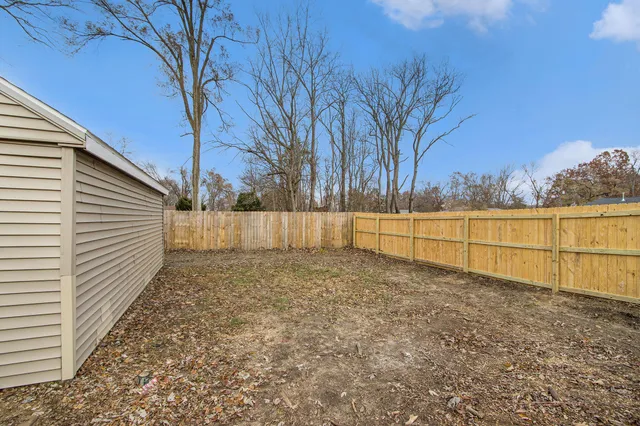 $199,900 | 7611 Kingston Drive, Portage, MI 49002