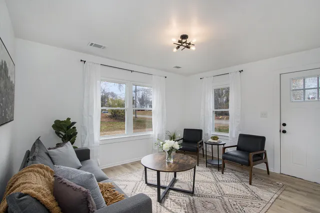 $199,900 | 7611 Kingston Drive, Portage, MI 49002