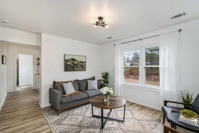 $199,900 | 7611 Kingston Drive, Portage, MI 49002