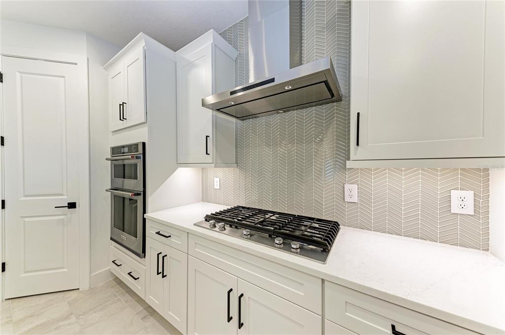 18615 Midsummer Place Venice, FL 34293 - Photo 17 of 80