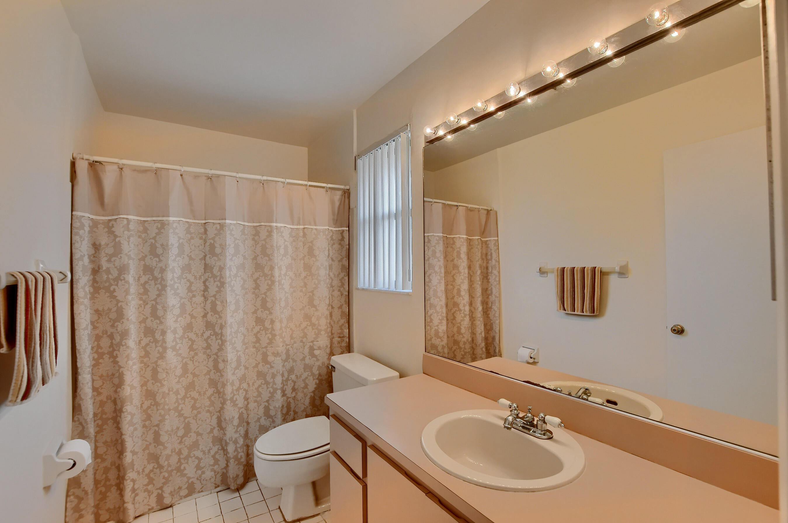 1675 Northwest 15th Vista Boca Raton, FL 33432 - Photo 10 of 21 Master Bathroom