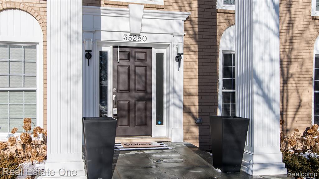 35280 Spring Hill Road Farmington Hills, MI 48331 - Photo 11 of 62