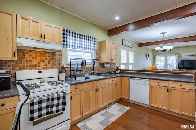 $169,000 | 712 Circle Drive, Marion, IL 62959