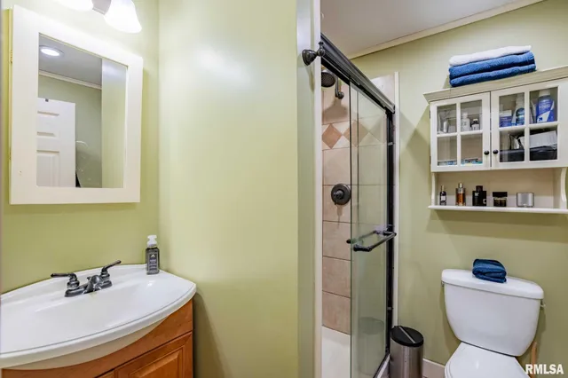 $169,000 | 712 Circle Drive, Marion, IL 62959