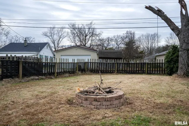 $169,000 | 712 Circle Drive, Marion, IL 62959