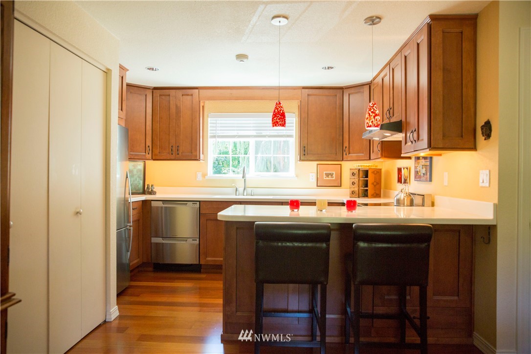 10830 East Riverside Drive, Unit B202 Bothell, WA 98011 - Photo 5 of 25