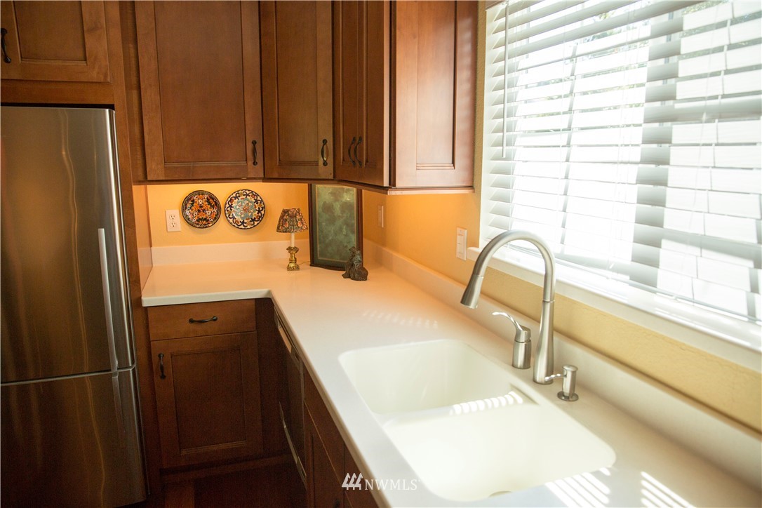 10830 East Riverside Drive, Unit B202 Bothell, WA 98011 - Photo 6 of 25