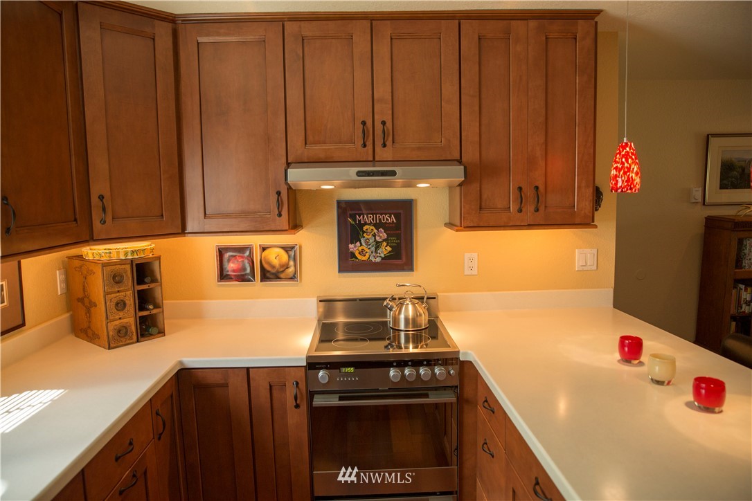 10830 East Riverside Drive, Unit B202 Bothell, WA 98011 - Photo 7 of 25