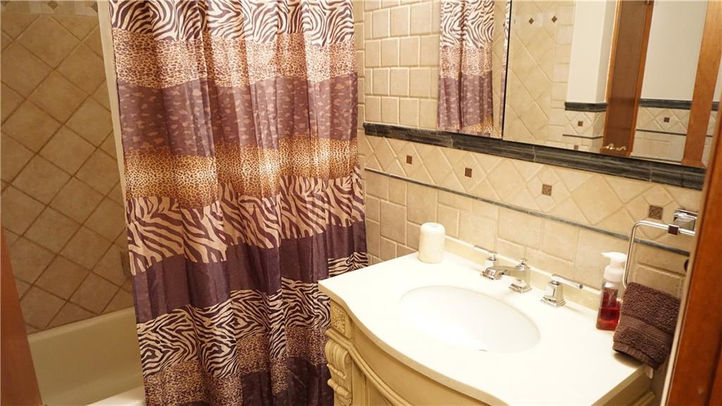 430 School Road Clinton, PA 15026 - Photo 14 of 25 Gallery Image 14